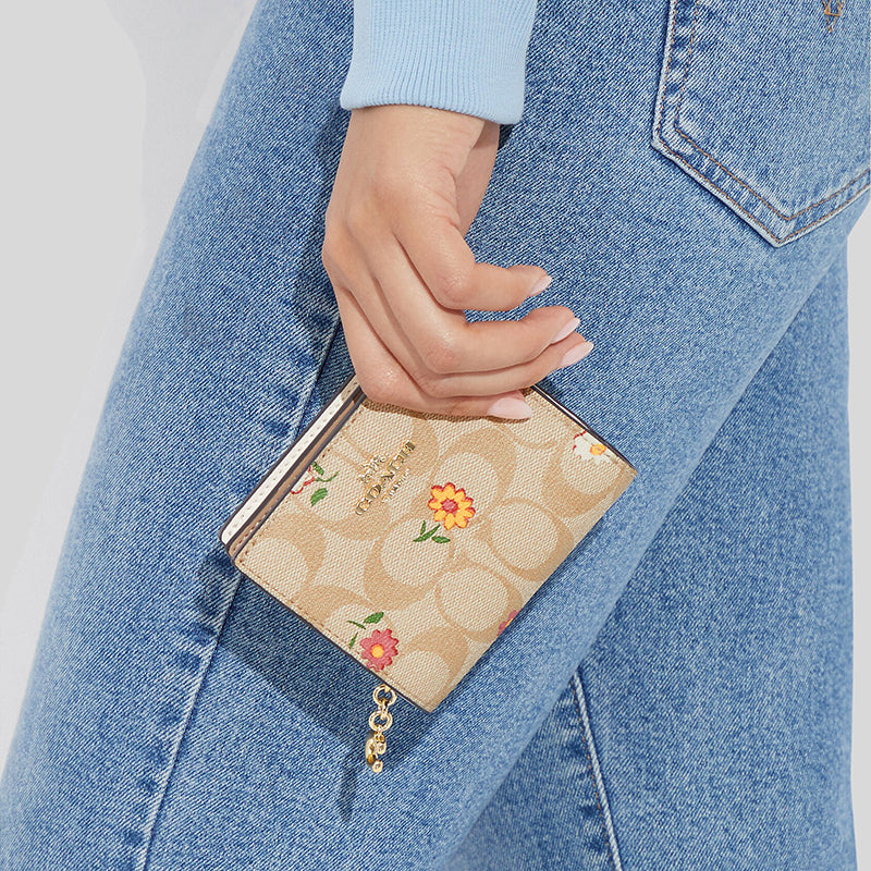 Coach Snap Wallet In Signature Canvas With Nostalgic Ditsy Print